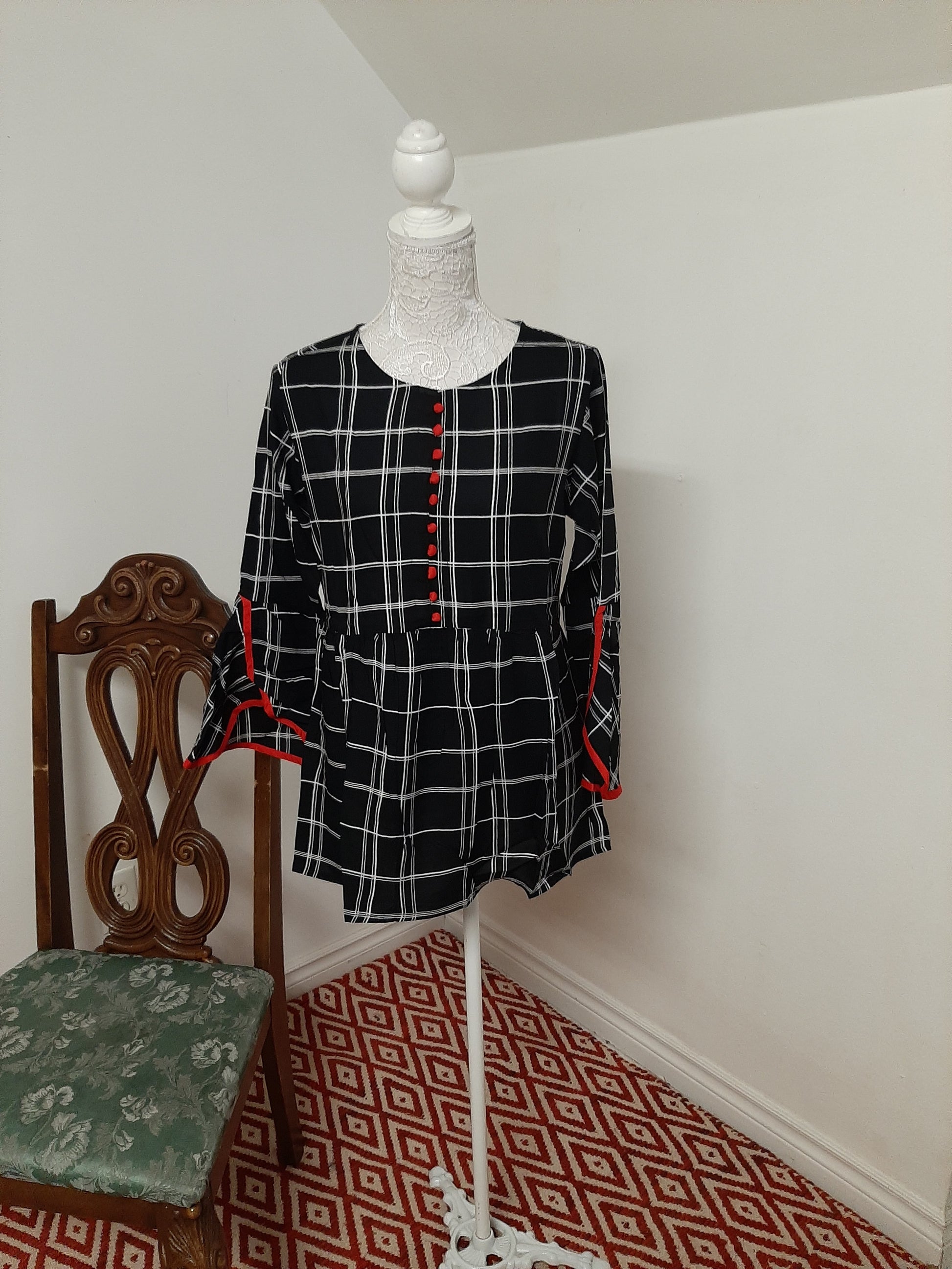 Short Top- Black Checked @ DressingStylesCA.com