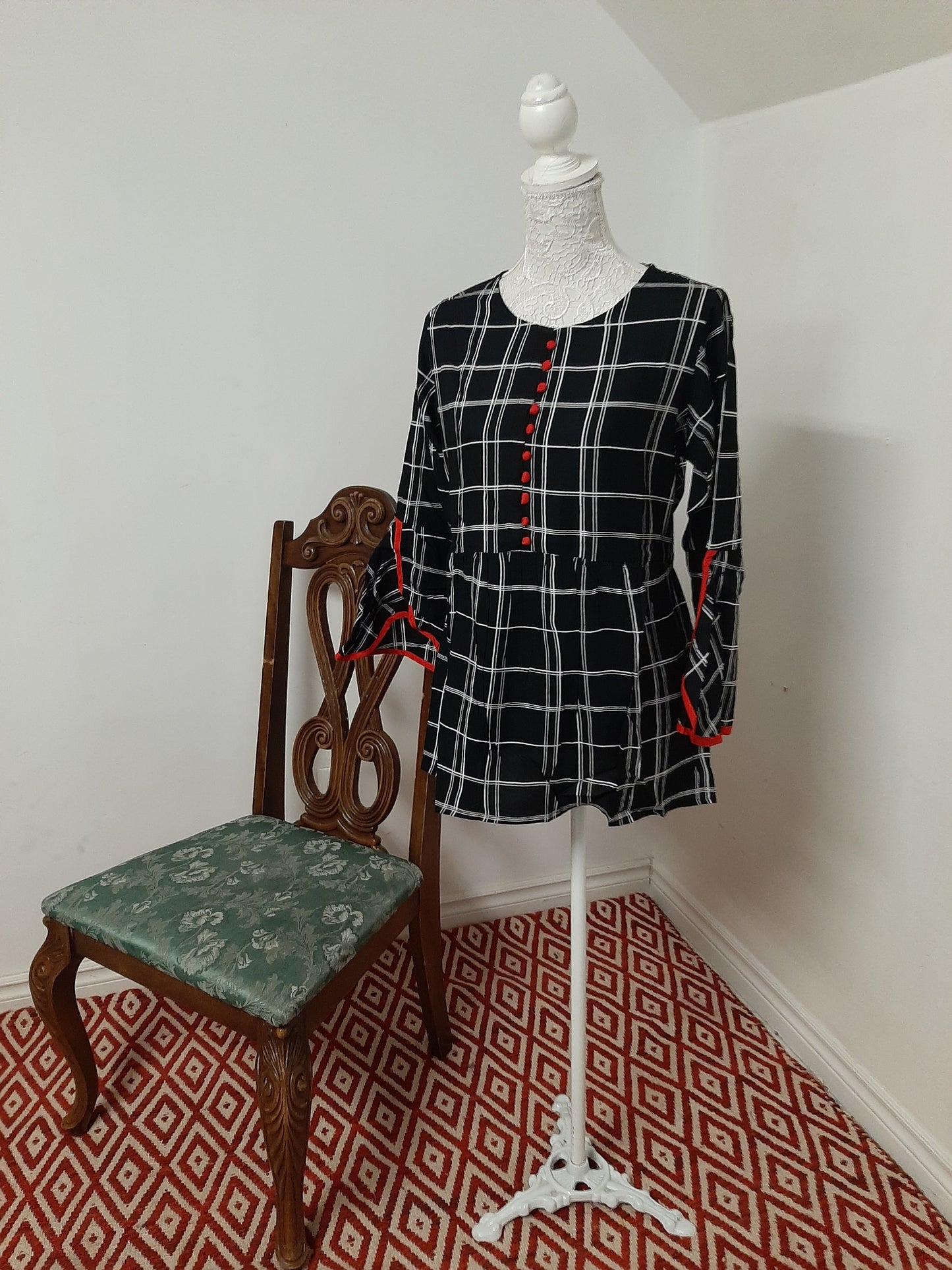 Short Top- Black Checked @ DressingStylesCA.com