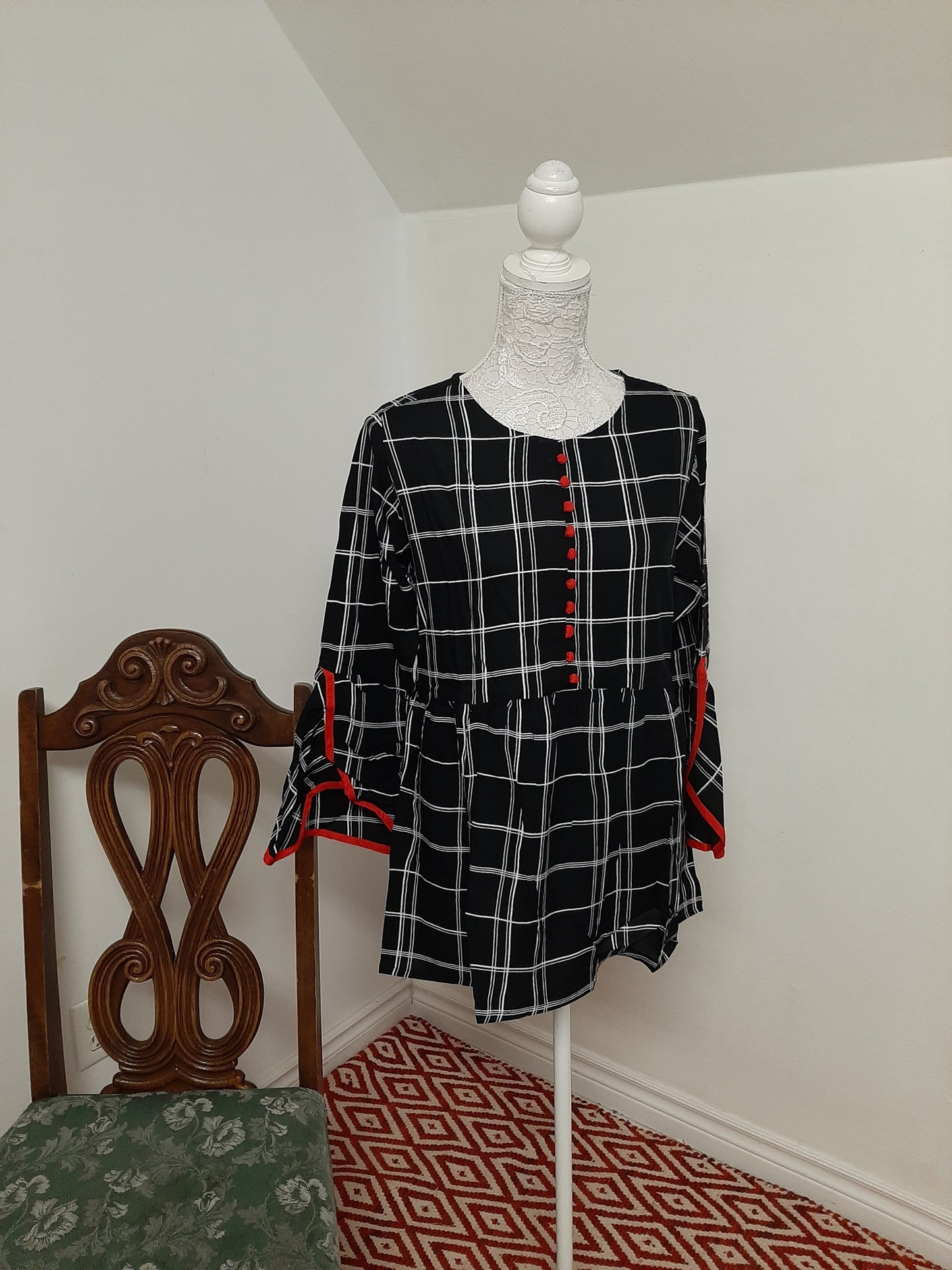 Short Top- Black Checked @ DressingStylesCA.com
