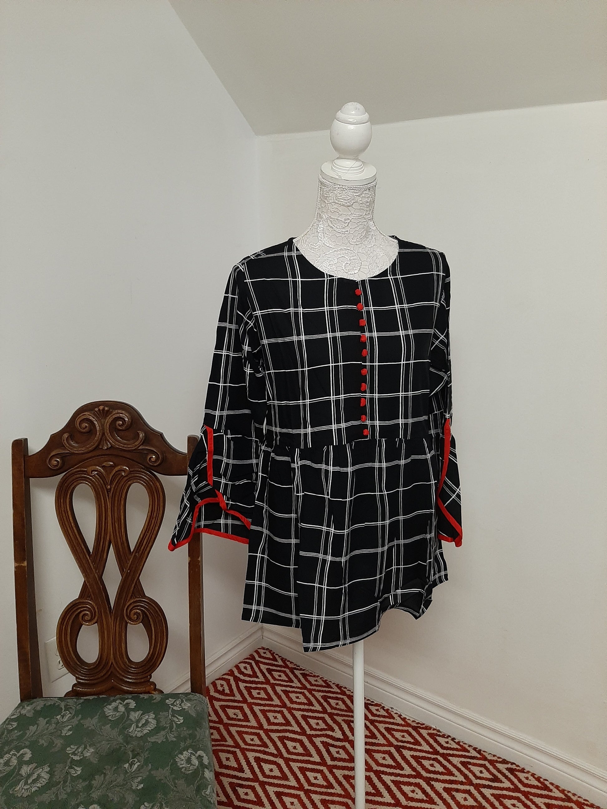 Short Top- Black Checked @ DressingStylesCA.com