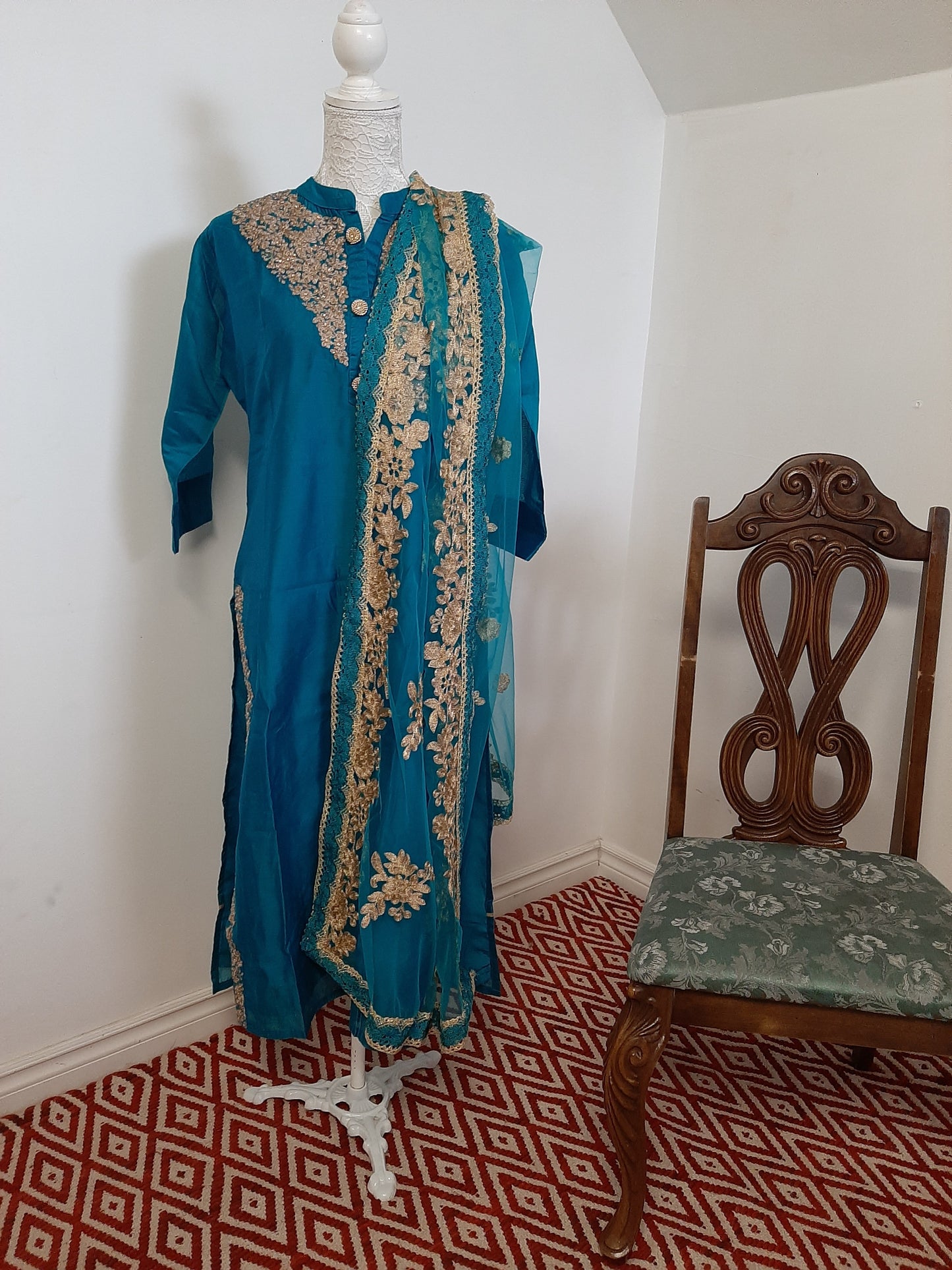 Designer Kurta with Heavy Net Dupatta @ DressingStylesCA.com