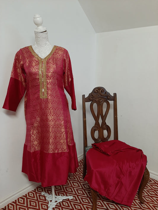Silk and Zari Gulabi Pink Kurti and Skirt @ DressingStylesCA.com