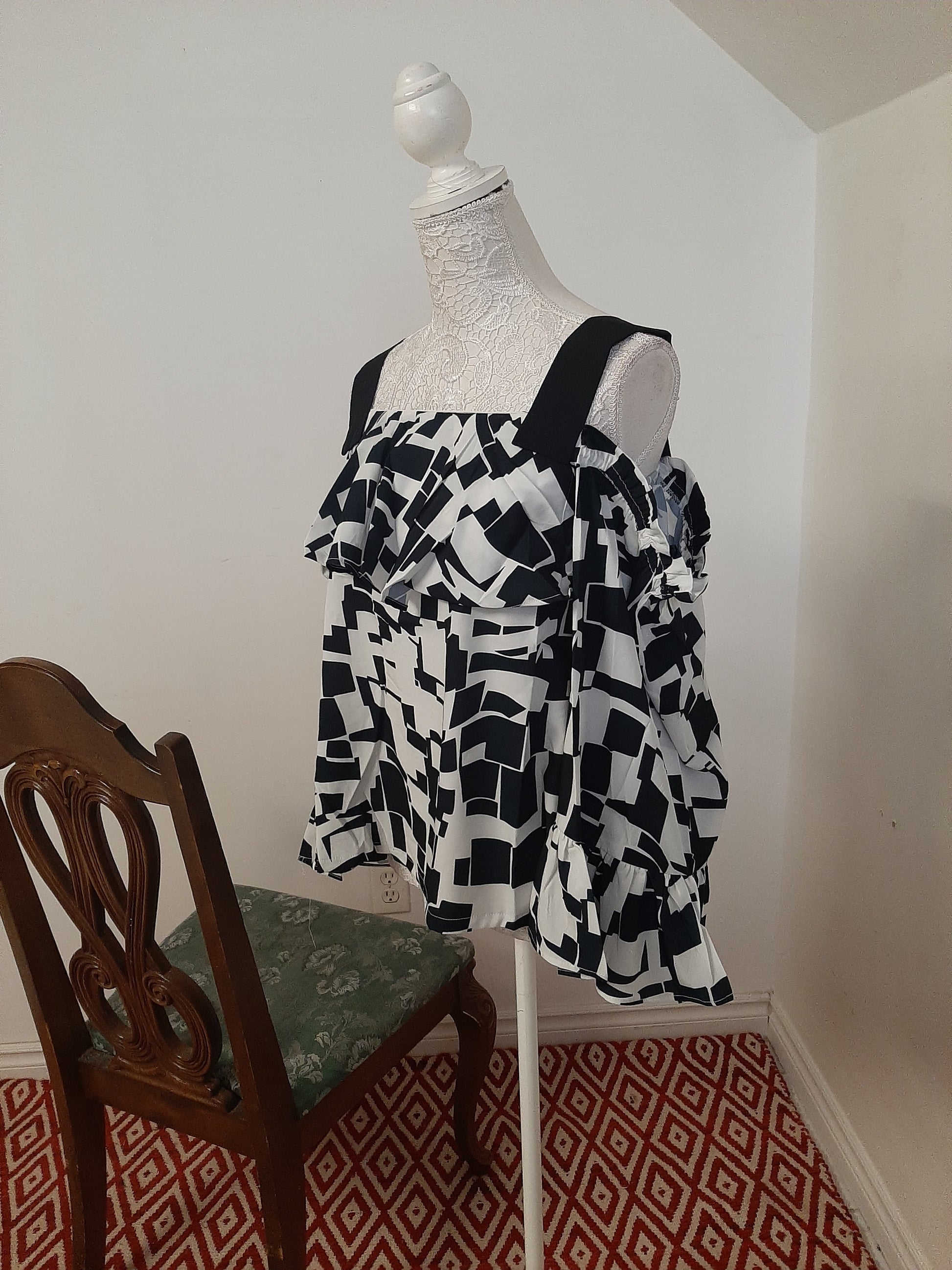 Black & White Block Abstract Print Top @ DressingStylesCA.com