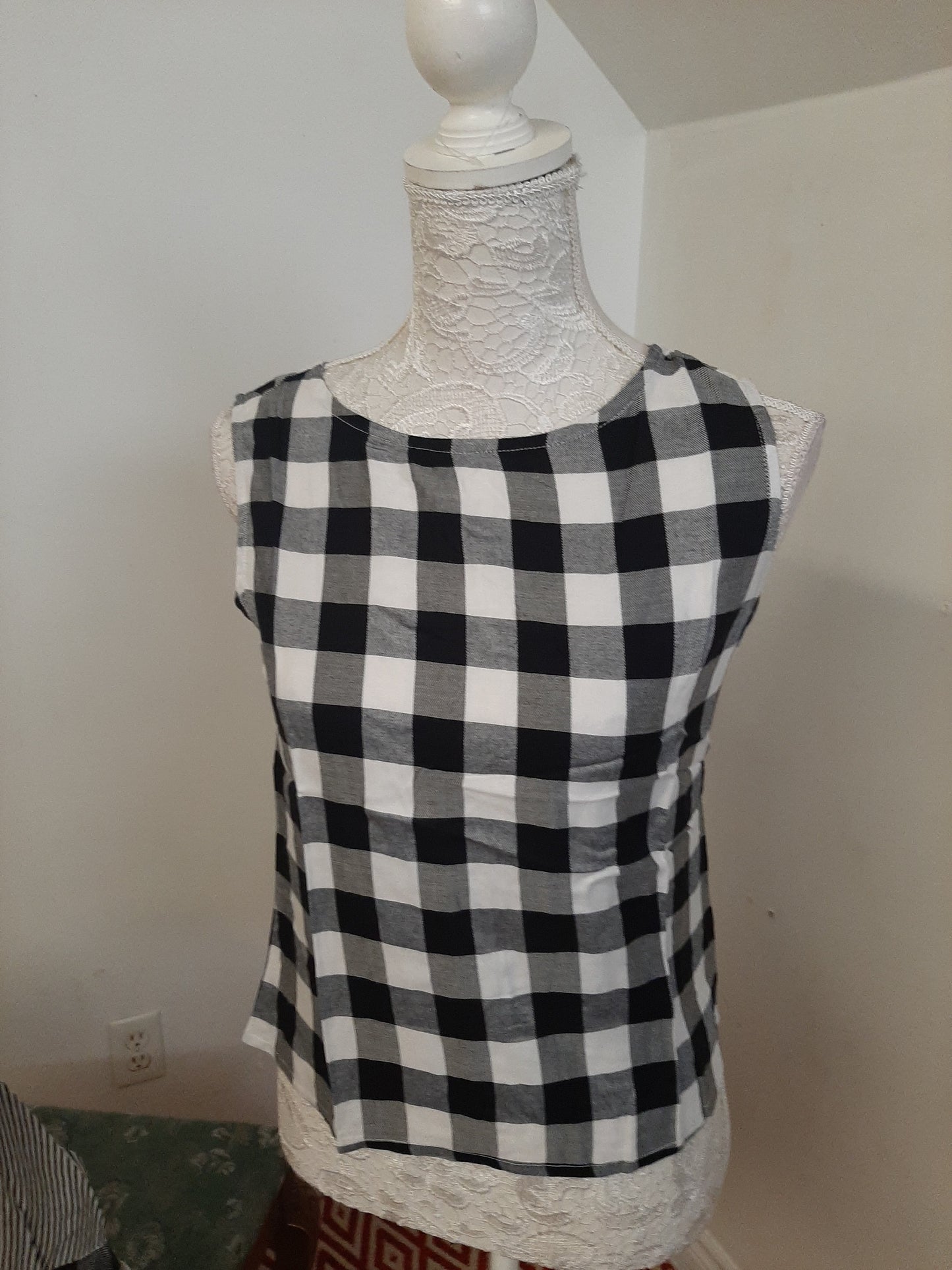 Checkered Black& White Top With Shrug @ DressingStylesCA.com